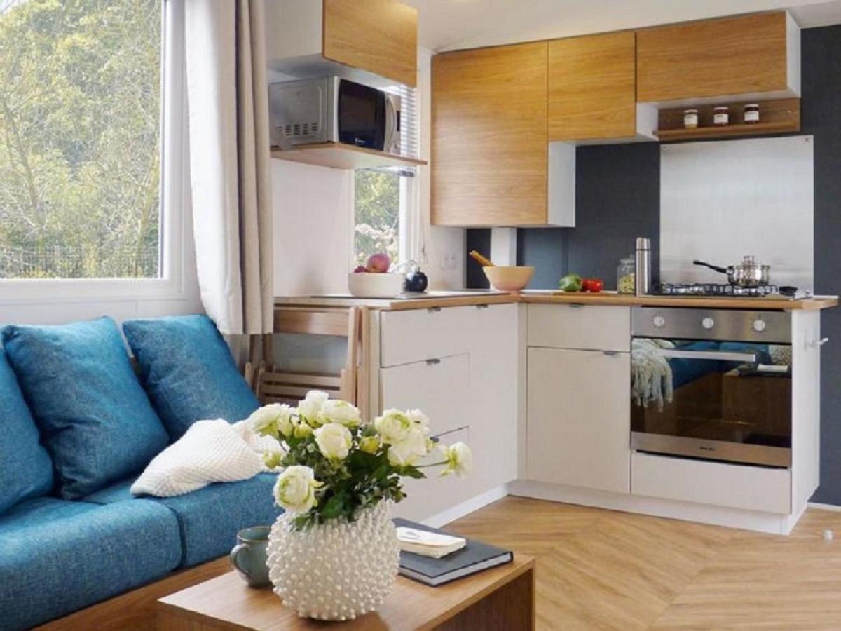 Chalet Op Camping Lauwersoog Met 3 Slaapkamers En Vaatwasser - Joycasa Eksteriør bilde