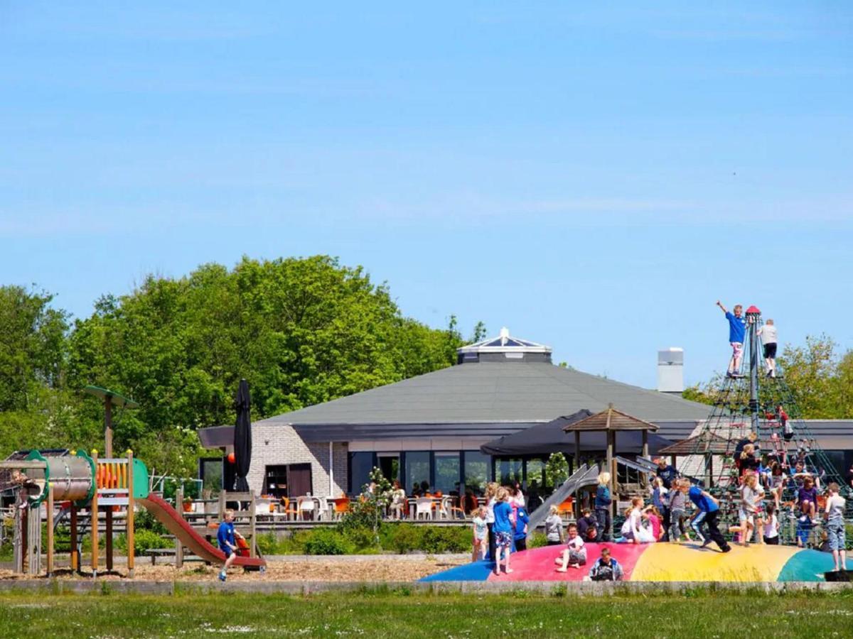 Chalet Op Camping Lauwersoog Met 3 Slaapkamers En Vaatwasser - Joycasa Eksteriør bilde